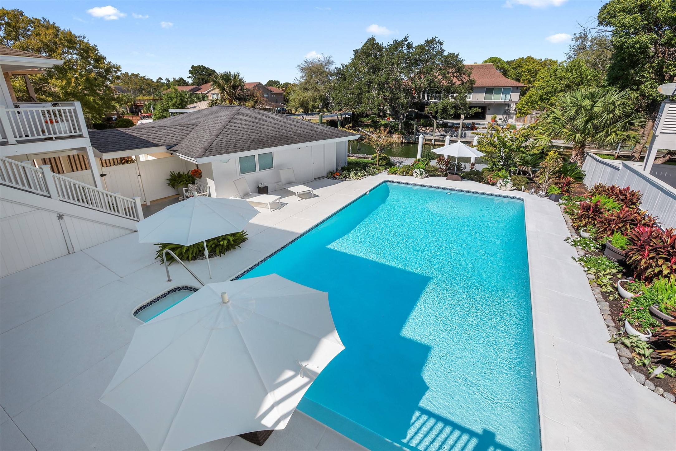 Nassau Bay, Texas, 77058, United States, 5 Bedrooms Bedrooms, ,5 BathroomsBathrooms,Residential,For Sale,1988330