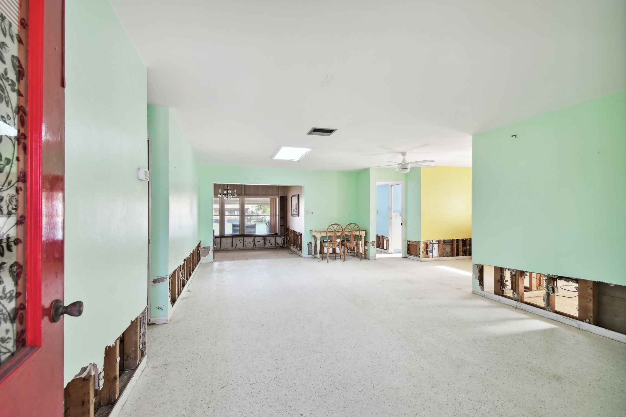 Madeira Beach, Florida, 33708, United States, 3 Bedrooms Bedrooms, ,2 BathroomsBathrooms,Residential,For Sale,1943278