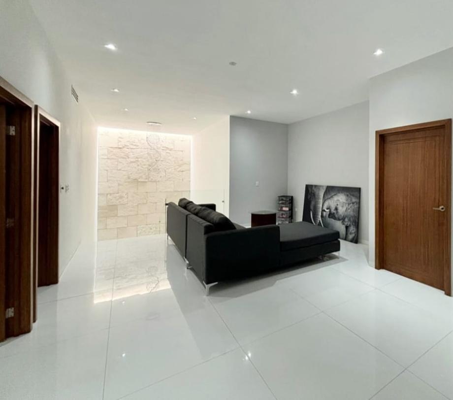 Real de Nogalar, Torreón, Coahuila de Zaragoza, 27018, Mexico, 4 Bedrooms Bedrooms, ,5 BathroomsBathrooms,Residential,For Sale,Real de Nogalar,1571697