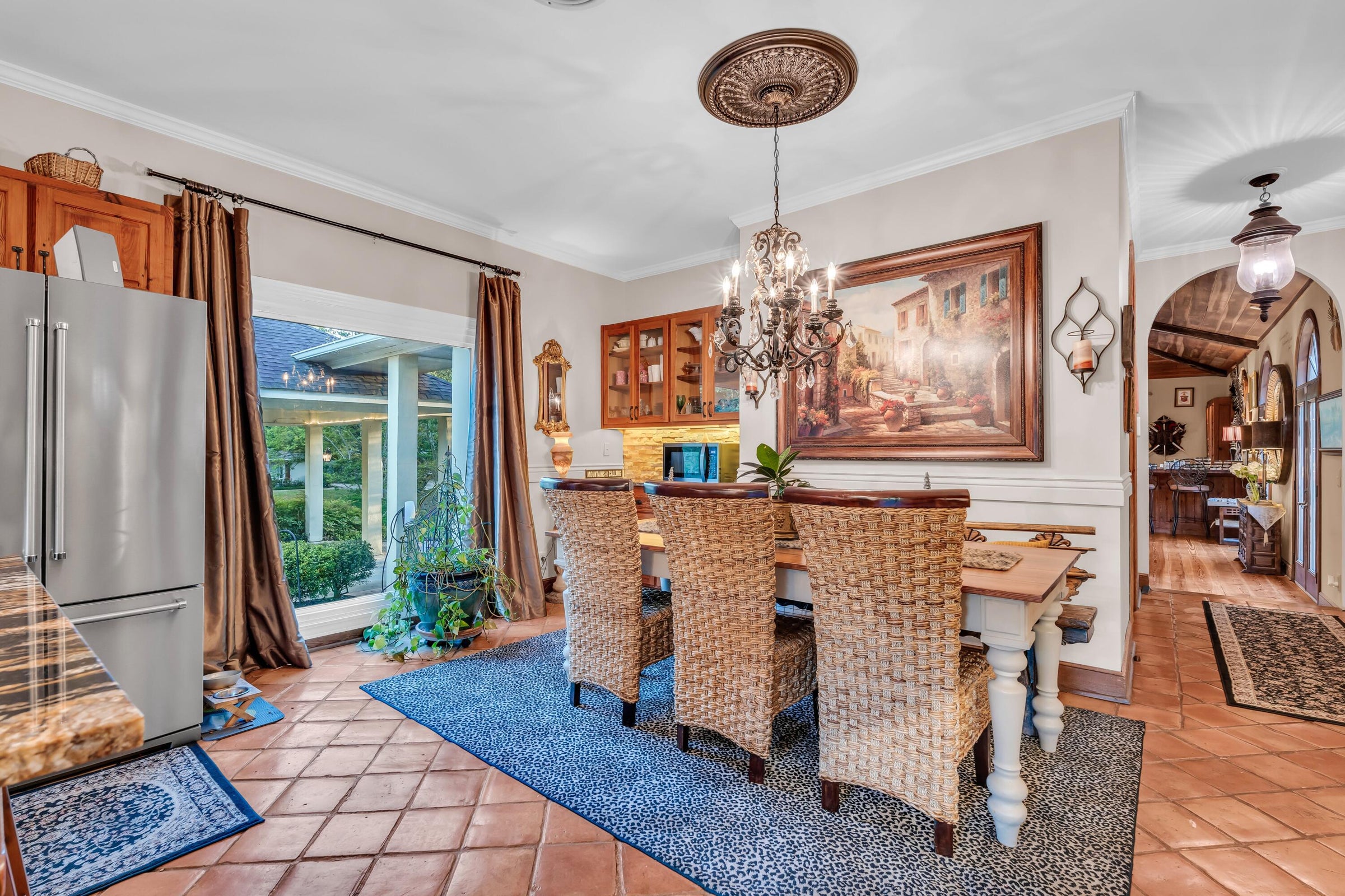 Columbus, Mississippi, 39705, United States, 4 Bedrooms Bedrooms, ,4 BathroomsBathrooms,Residential,For Sale,1976327