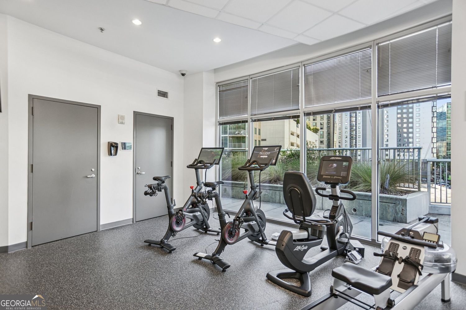 Atlanta, Georgia, 30309, United States, 2 Bedrooms Bedrooms, ,2 BathroomsBathrooms,Residential,For Sale,1964227