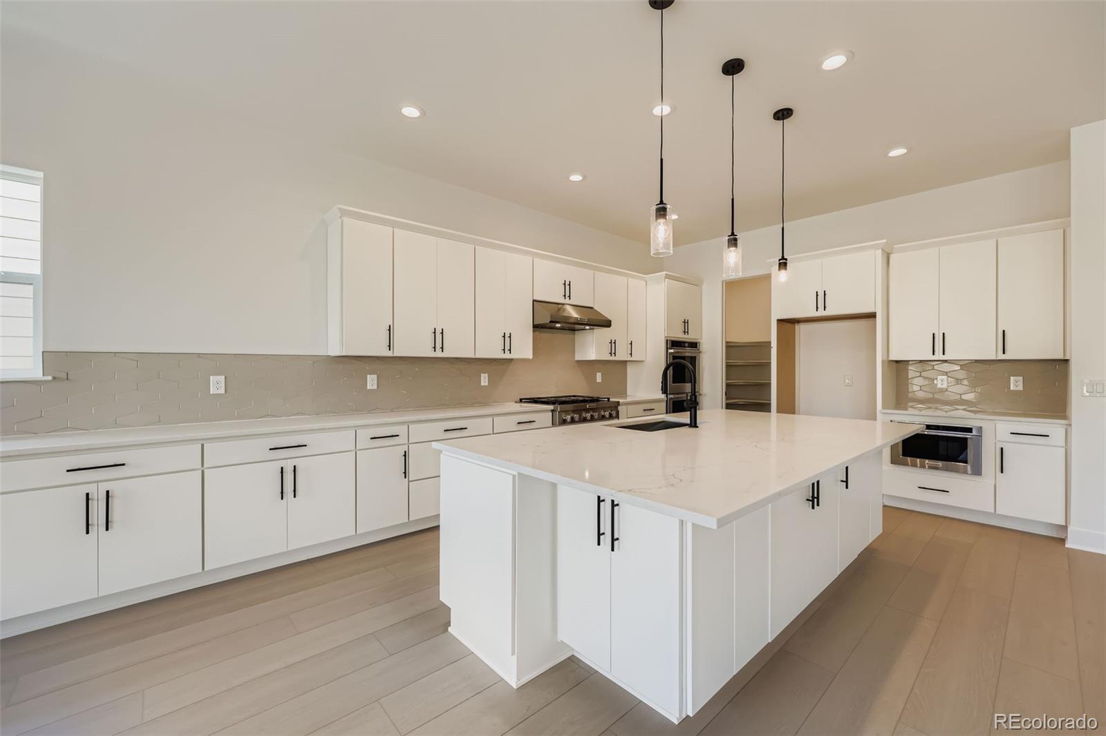 Castle Rock, Colorado, 80104, United States, 2 Bedrooms Bedrooms, ,2 BathroomsBathrooms,Residential,For Sale,1902187