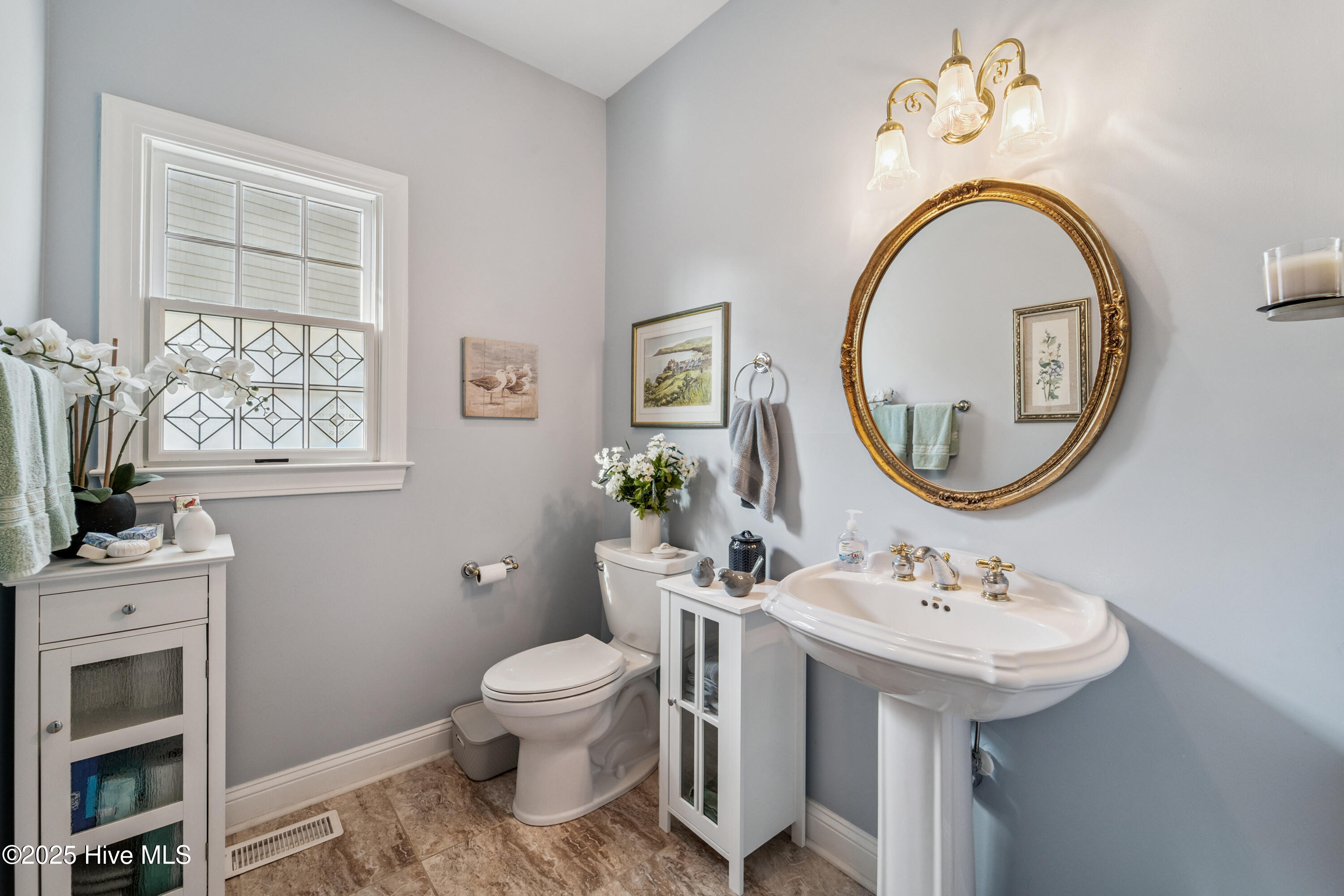 New Bern, North Carolina, 28560, United States, 4 Bedrooms Bedrooms, ,3 BathroomsBathrooms,Residential,For Sale,1907556