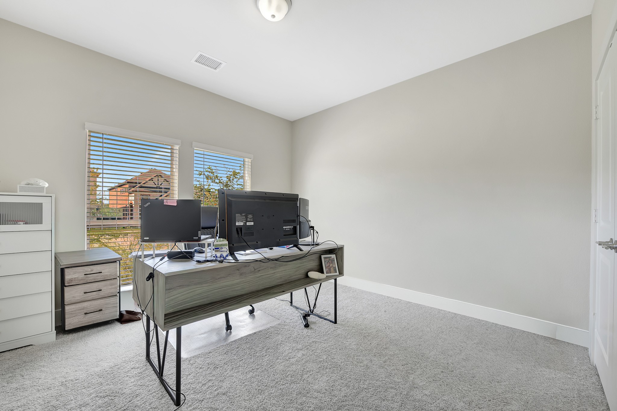 Mesquite, Texas, 75181, United States, 4 Bedrooms Bedrooms, ,3 BathroomsBathrooms,Residential,For Sale,1962301