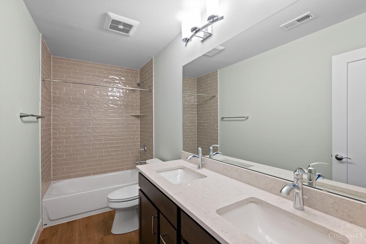 Cincinnati, Ohio, 45208, United States, 3 Bedrooms Bedrooms, ,4 BathroomsBathrooms,Residential,For Sale,1784829