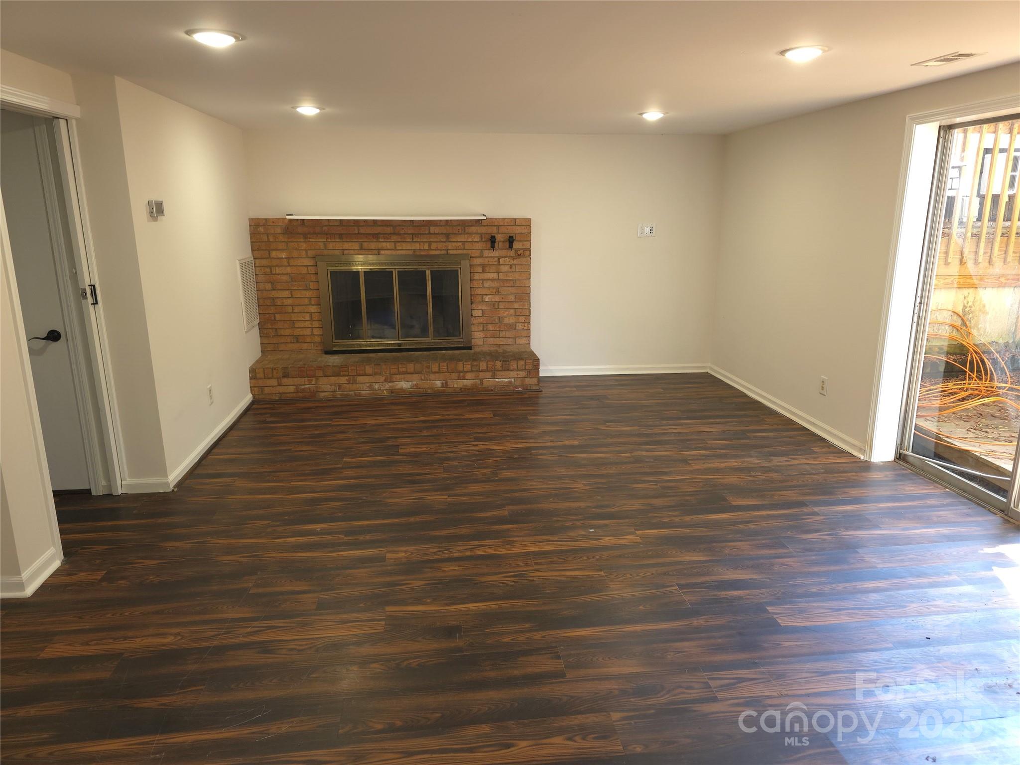 Salisbury, North Carolina, 28144, United States, 5 Bedrooms Bedrooms, ,3 BathroomsBathrooms,Residential,For Sale,1955338