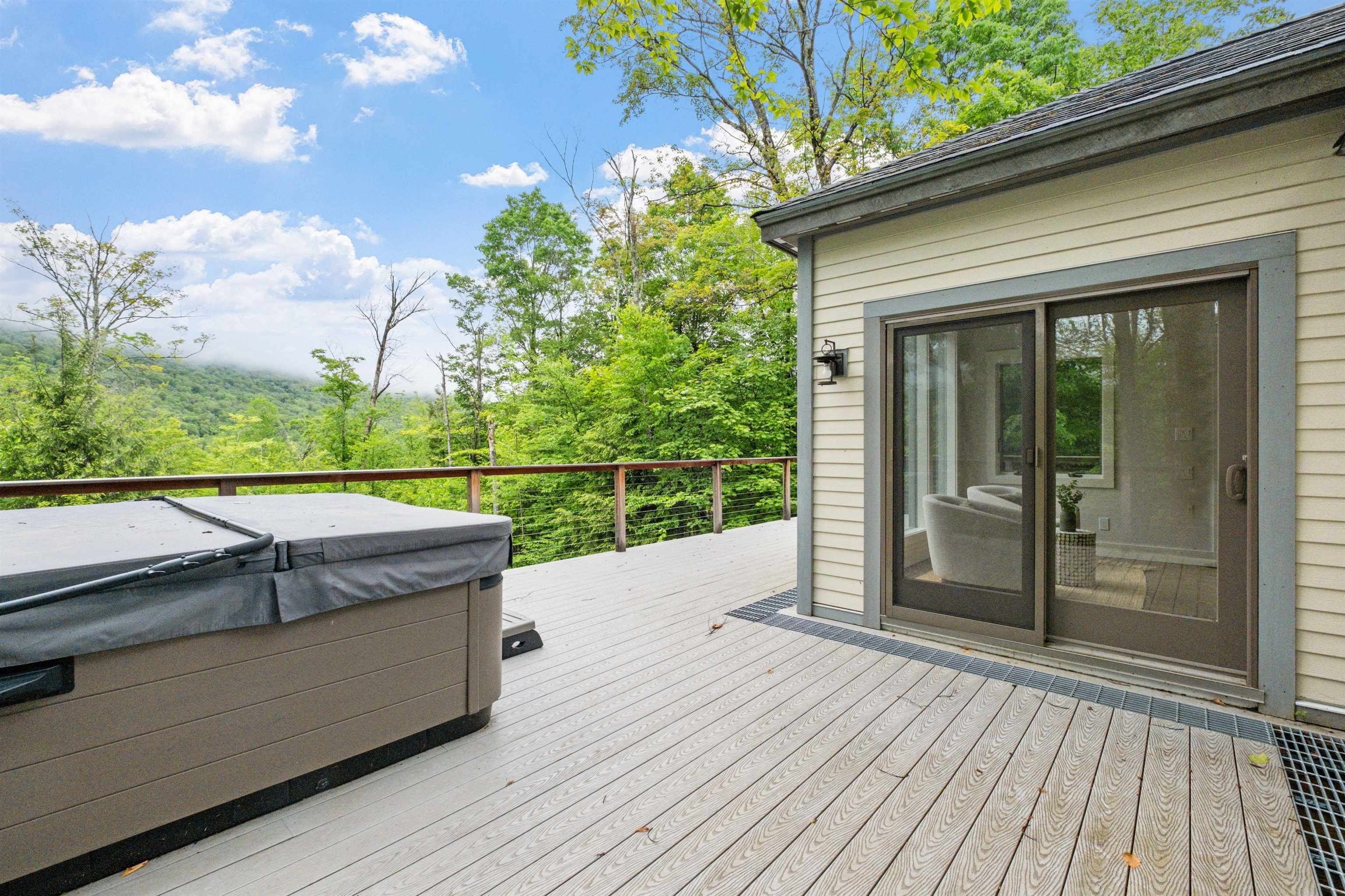 Lincoln, New Hampshire, 03251, United States, 4 Bedrooms Bedrooms, ,4 BathroomsBathrooms,Residential,For Sale,1803073
