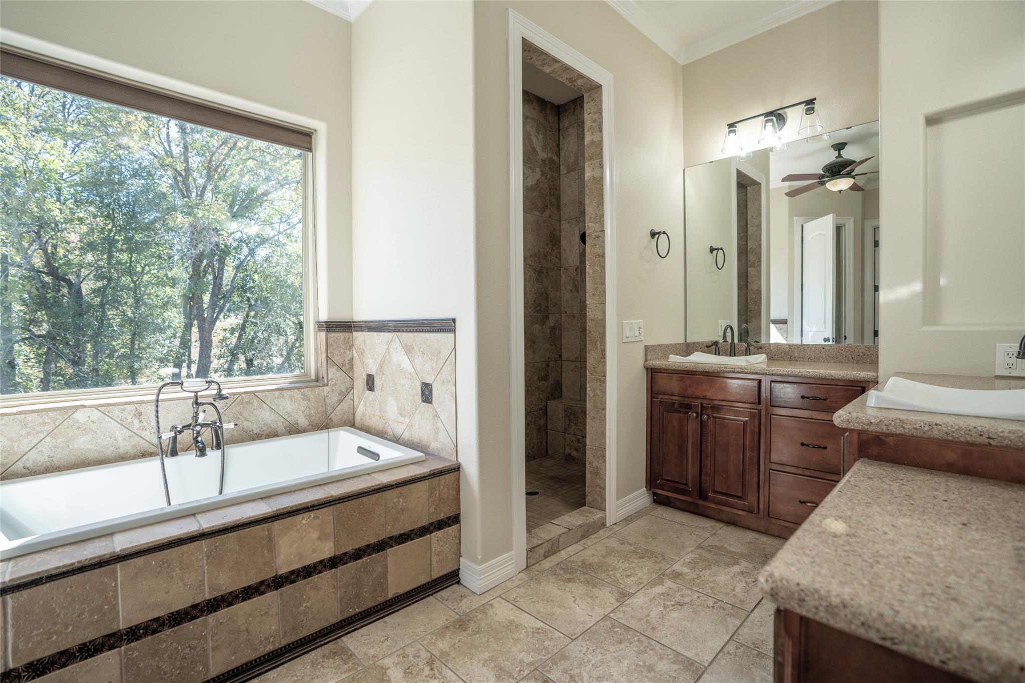 Paris, Texas, 75462, United States, 4 Bedrooms Bedrooms, ,4 BathroomsBathrooms,Residential,For Sale,1979058