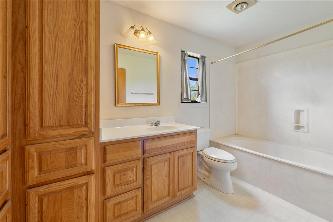 Bryan, Texas, 77808, United States, 4 Bedrooms Bedrooms, ,4 BathroomsBathrooms,Residential,For Sale,1975191