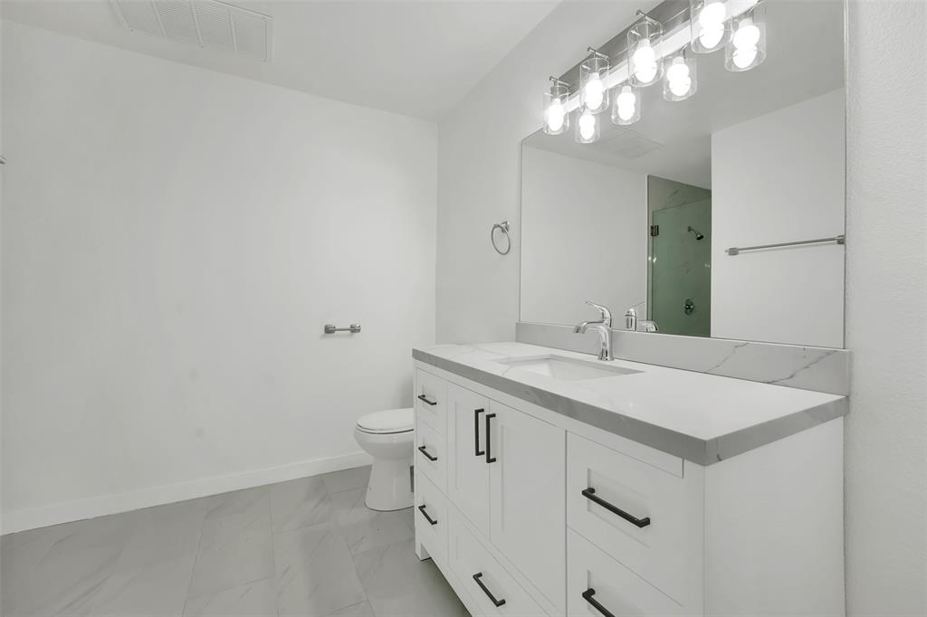 200 Silverleaf Drive, Fort Worth, Texas, 76112, United States, 5 Bedrooms Bedrooms, ,6 BathroomsBathrooms,Residential,For Sale,200 Silverleaf Drive,1618780