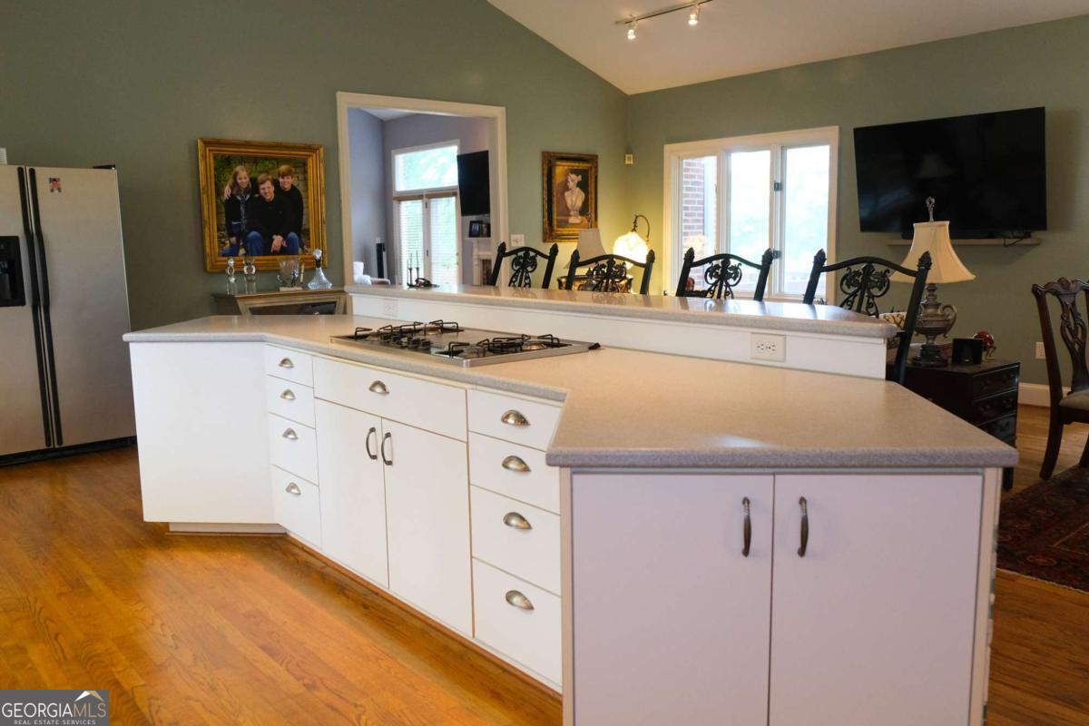 Watkinsville, Georgia, 30677, United States, 4 Bedrooms Bedrooms, ,6 BathroomsBathrooms,Residential,For Sale,1840600