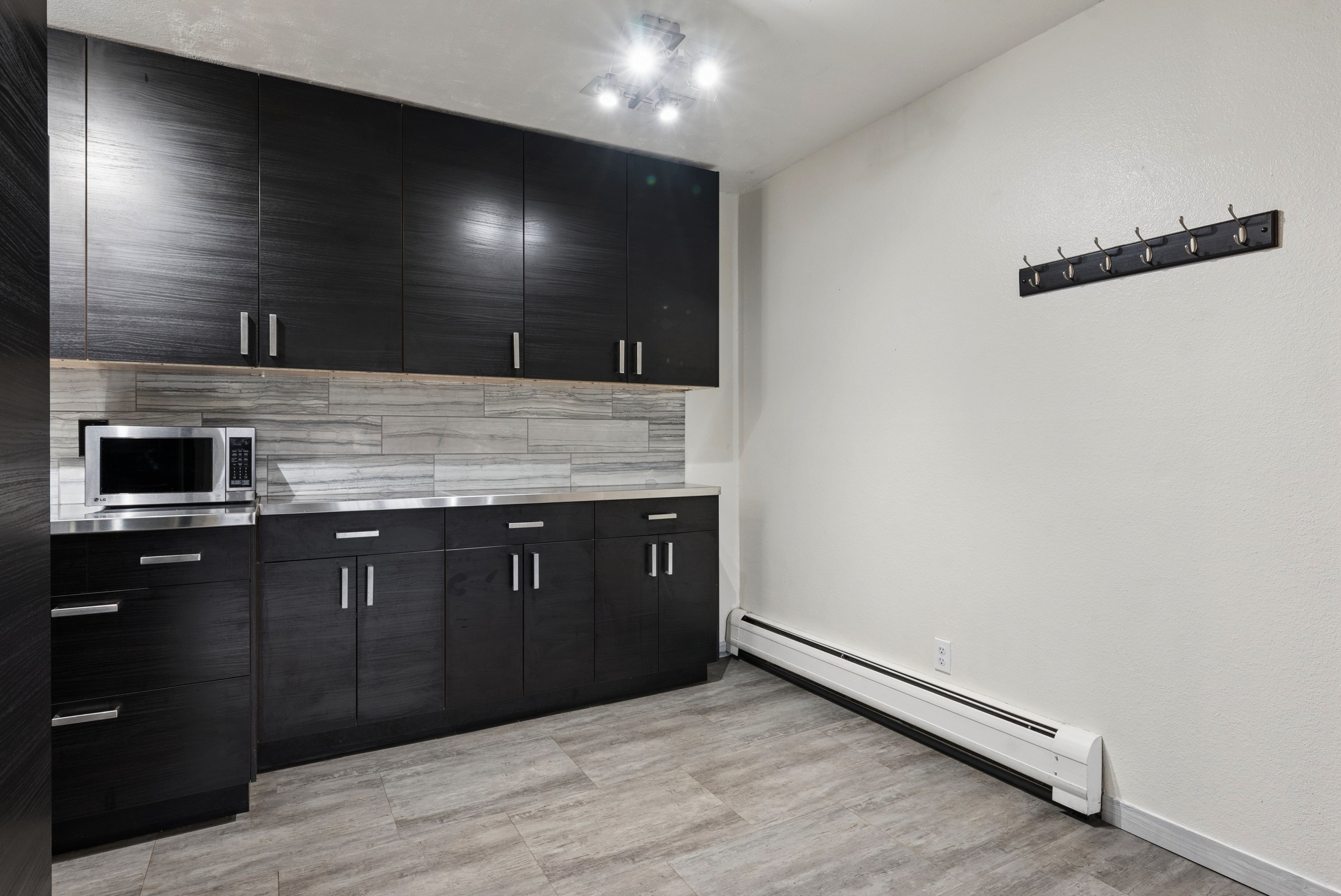  Move-In Ready Condo In Prime Golden Location - 物件實景