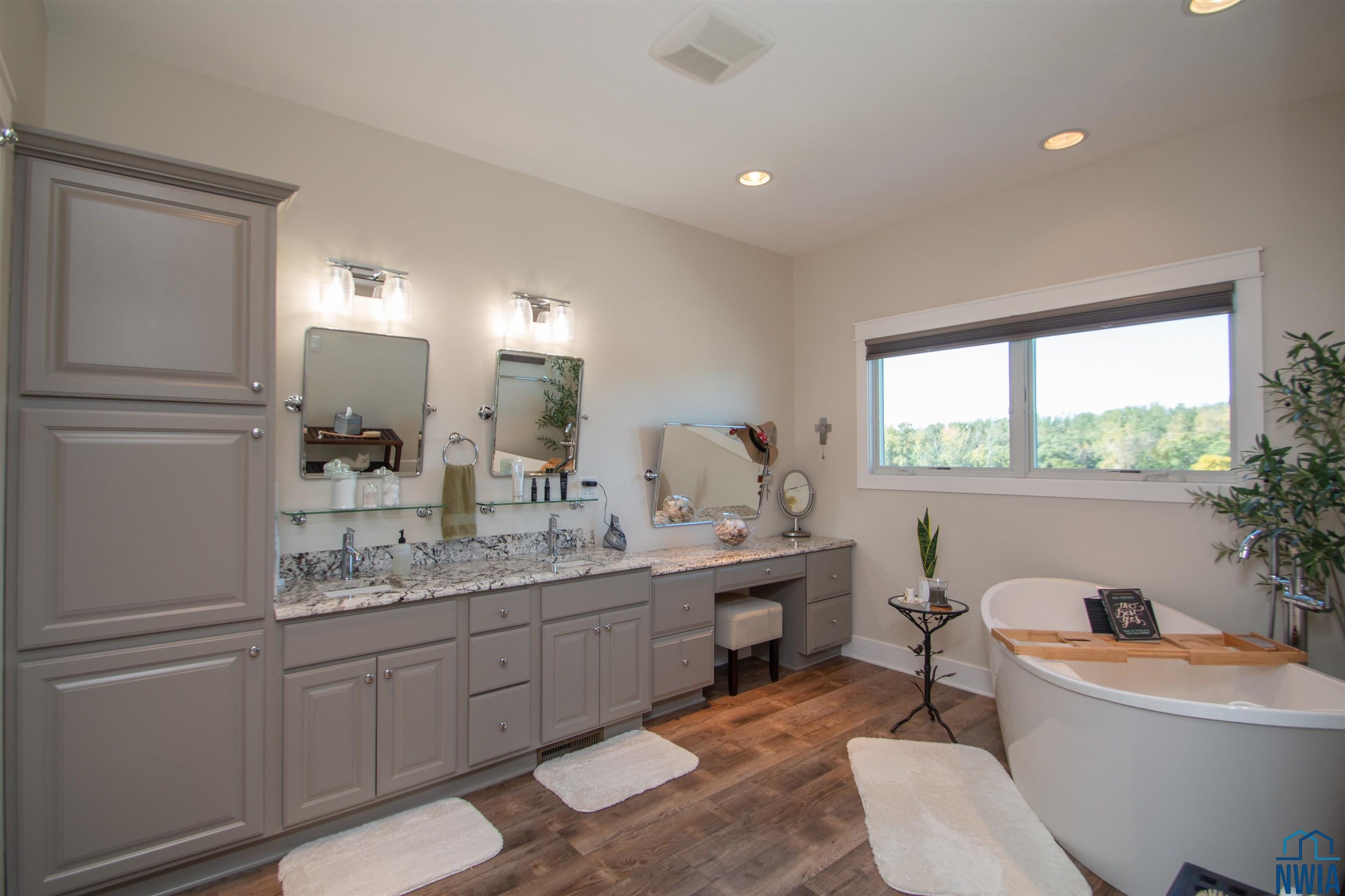 McCook Lake, South Dakota, 57049, United States, 3 Bedrooms Bedrooms, ,4 BathroomsBathrooms,Residential,For Sale,1974954