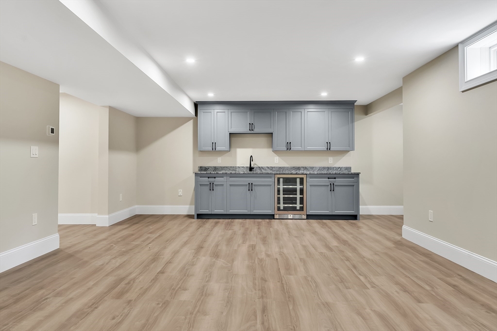 Lexington, Massachusetts, 02420, United States, 6 Bedrooms Bedrooms, ,7 BathroomsBathrooms,Residential,For Sale,1837719