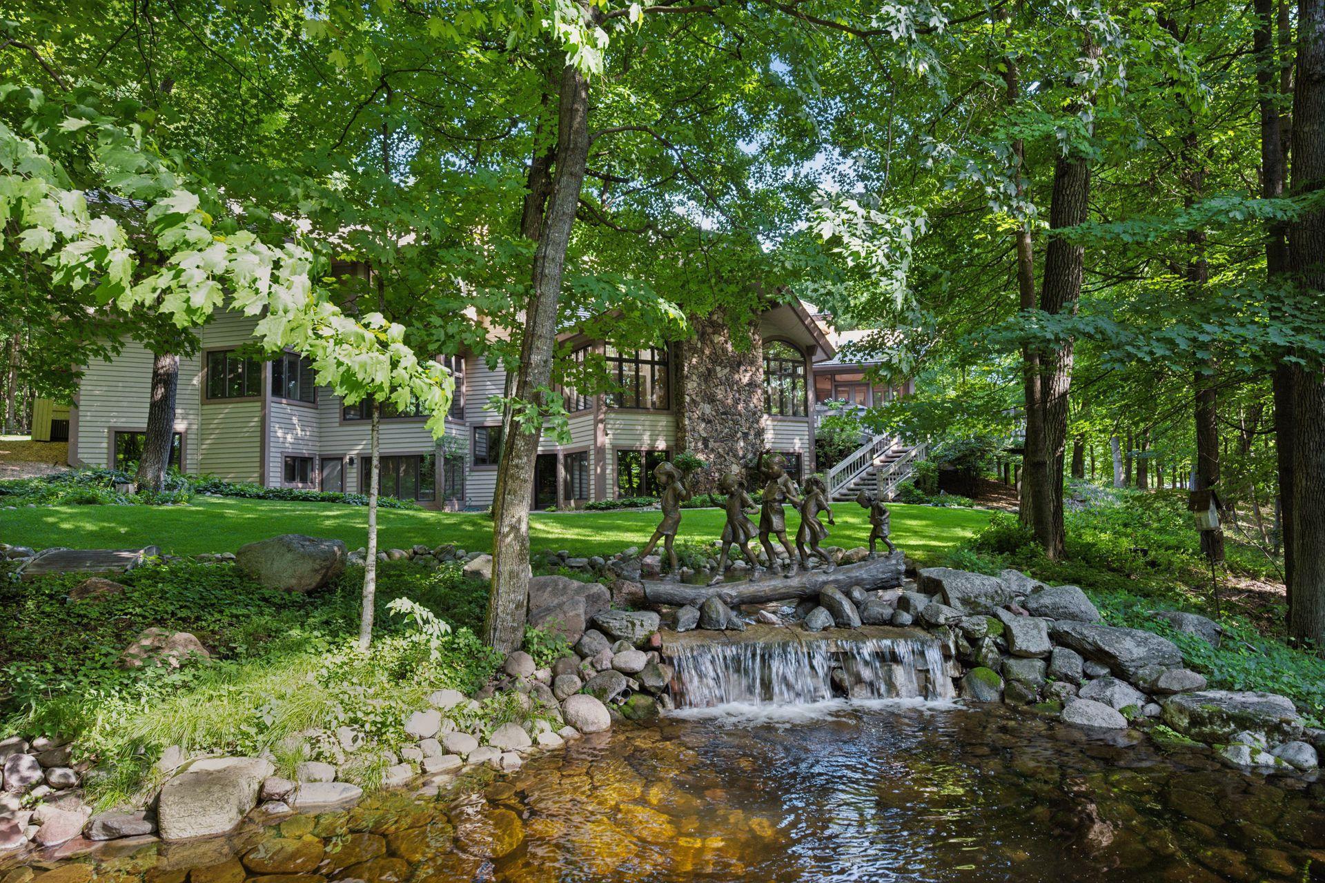 Medina, Minnesota, 55356, United States, 5 Bedrooms Bedrooms, ,4 BathroomsBathrooms,Residential,For Sale,1933505