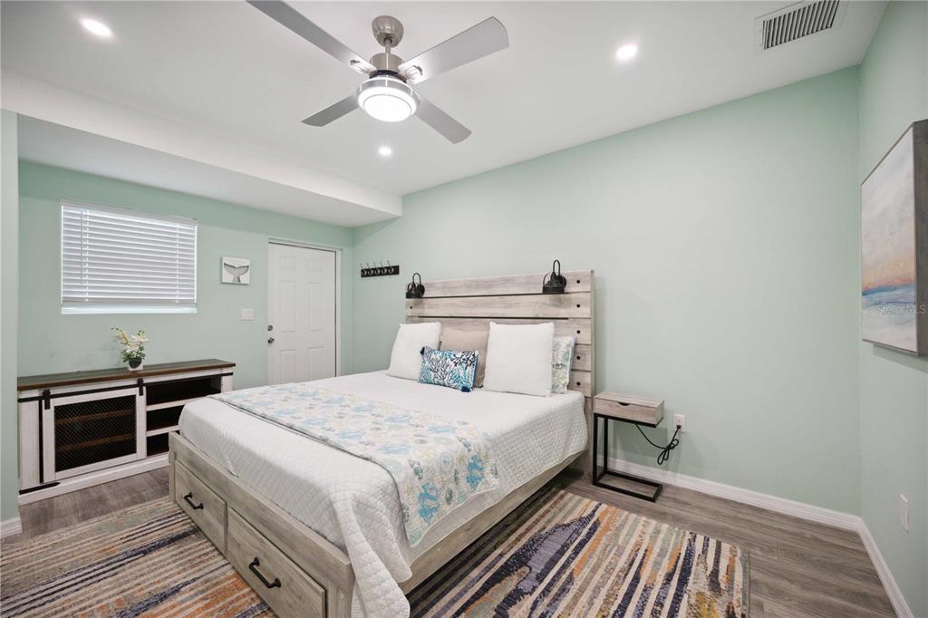 Sarasota, Florida, 34239, United States, 3 Bedrooms Bedrooms, ,2 BathroomsBathrooms,Residential,For Sale,1690637