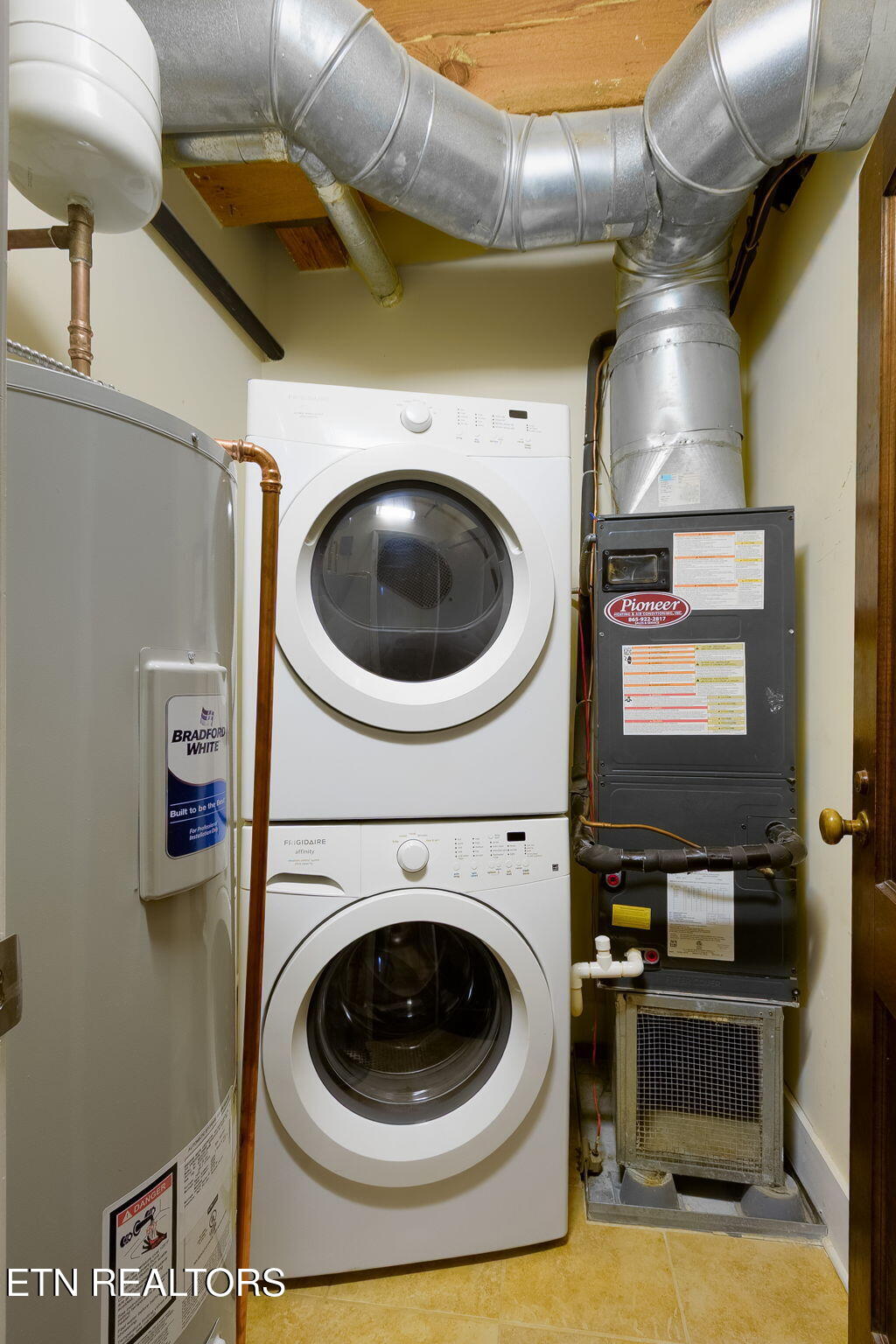 Knoxville, Tennessee, 37916, United States, 1 Bedroom Bedrooms, ,1 BathroomBathrooms,Residential,For Sale,1995398