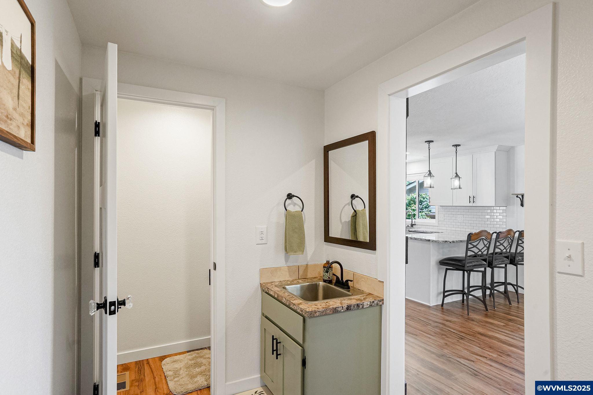 Salem, Oregon, 97304, United States, 3 Bedrooms Bedrooms, ,3 BathroomsBathrooms,Residential,For Sale,1967587