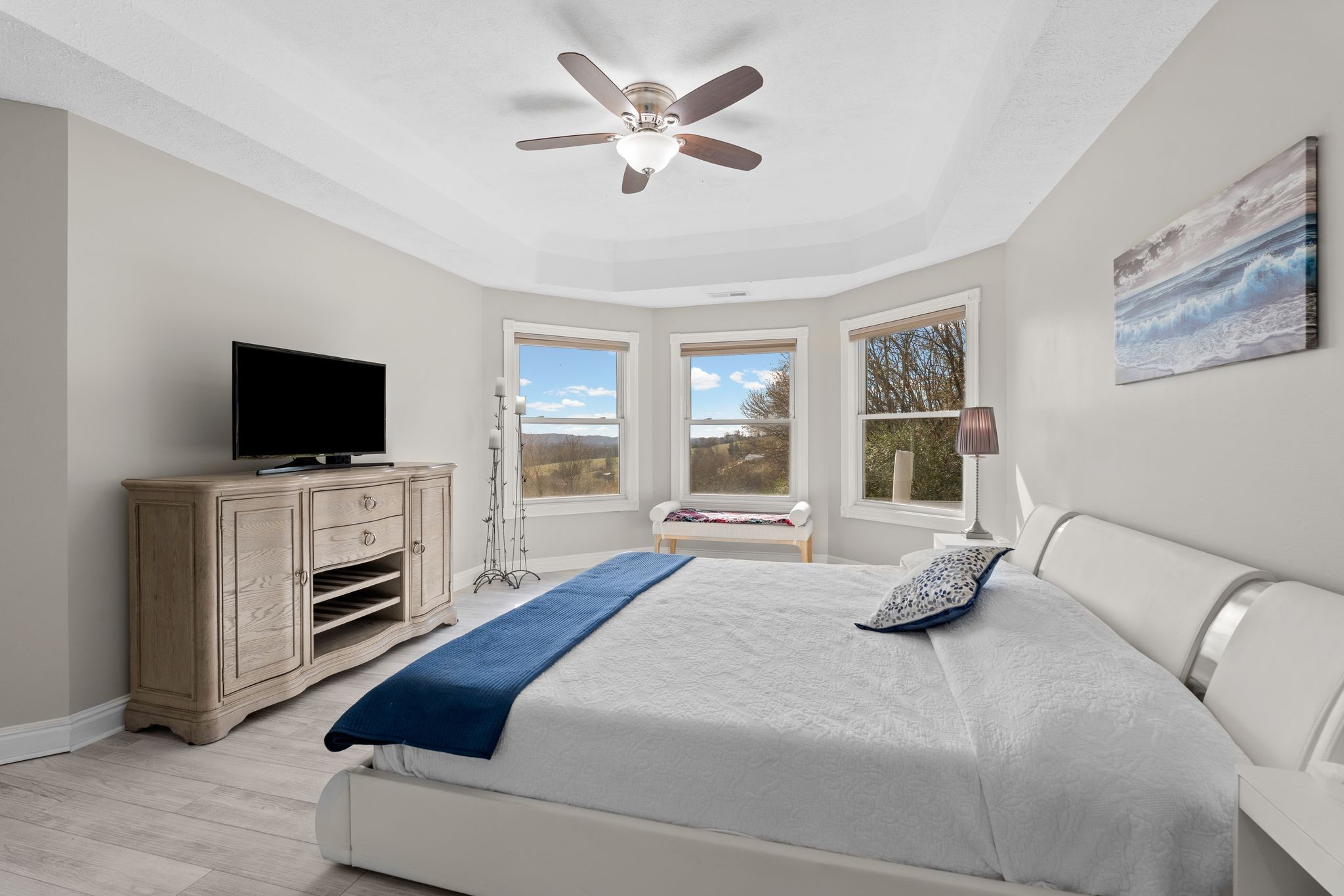 Lewisburg, Tennessee, 37091, United States, 4 Bedrooms Bedrooms, ,3 BathroomsBathrooms,Residential,For Sale,1999662