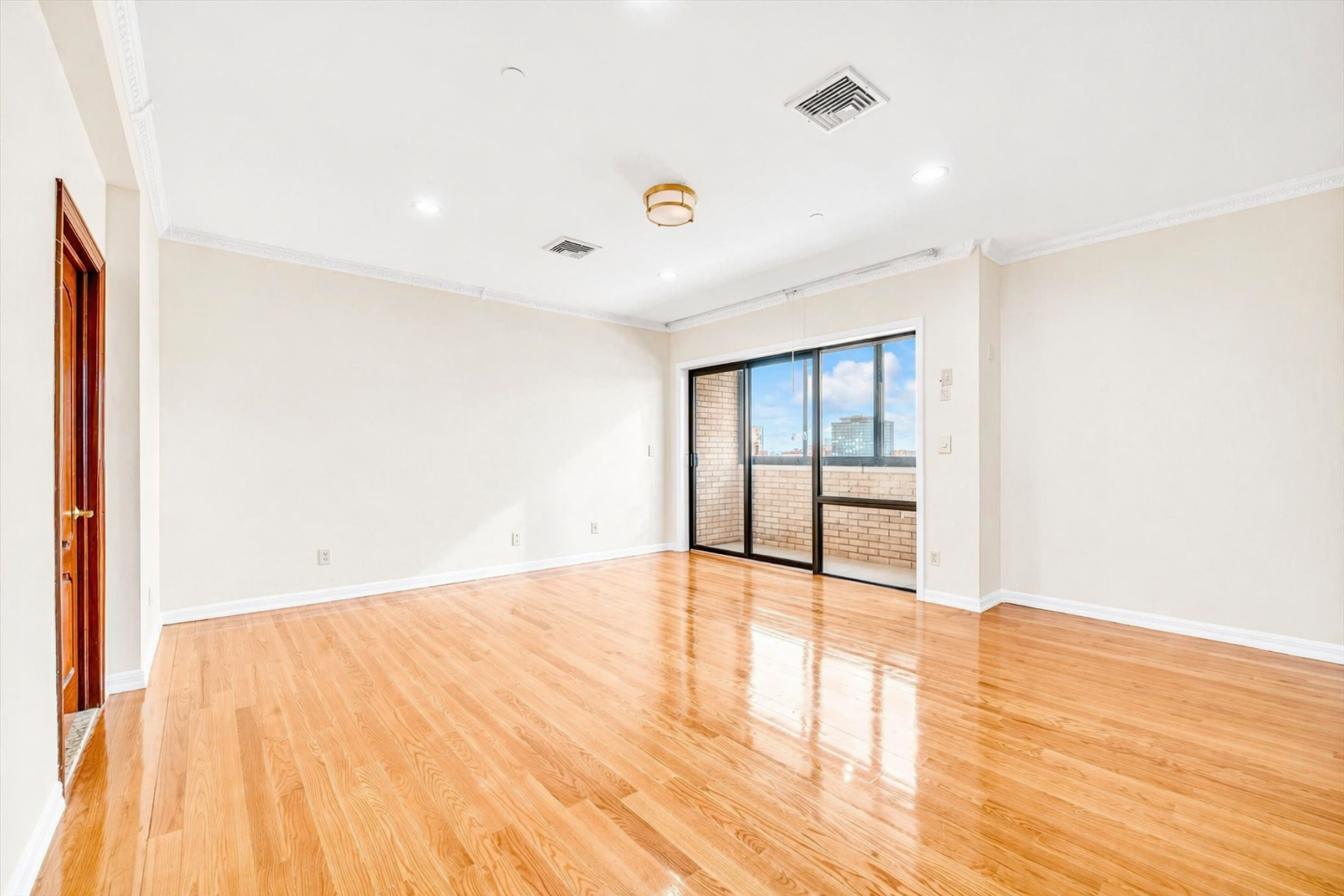  ?ONE OF A KIND PENTHOUSE IN REGO PARK? - 物件實景