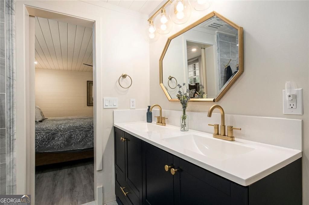 Flowery Branch, Georgia, 30542, United States, 5 Bedrooms Bedrooms, ,4 BathroomsBathrooms,Residential,For Sale,1914640