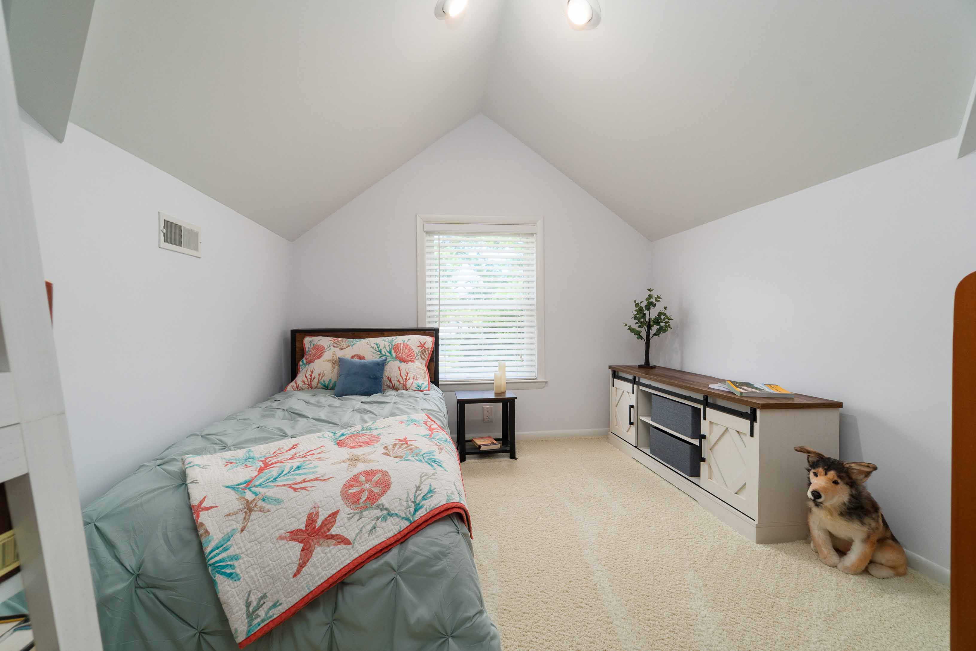 Oriental, North Carolina, 28571, United States, 4 Bedrooms Bedrooms, ,4 BathroomsBathrooms,Residential,For Sale,1944868