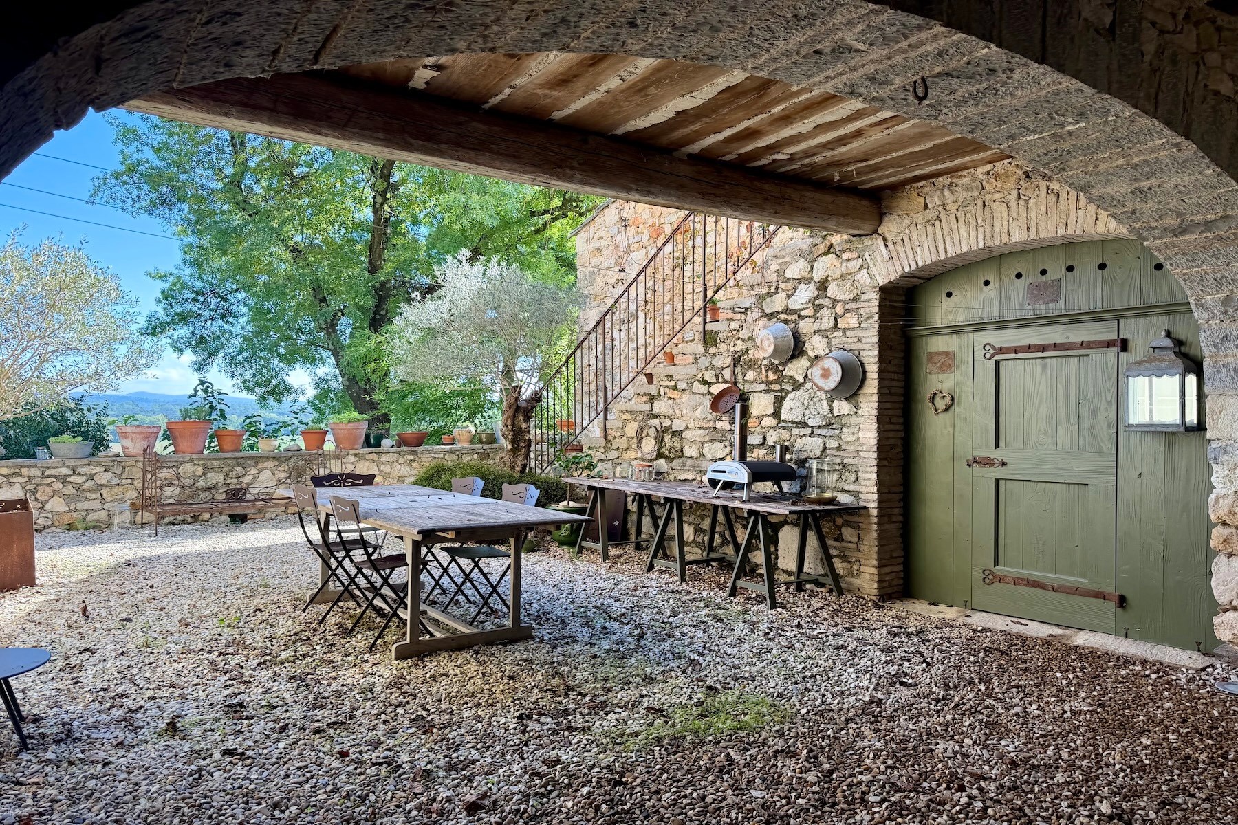  Elegant Stone Residence with Exceptional Volumes and Timeless Charm - 物件實景
