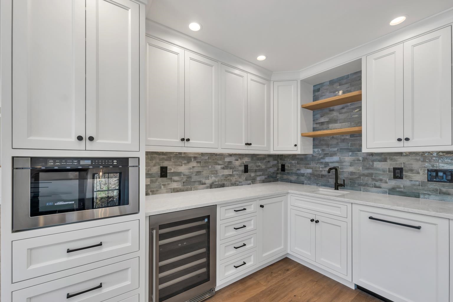 Gilford, New Hampshire, 03249, United States, 5 Bedrooms Bedrooms, ,6 BathroomsBathrooms,Residential,For Sale,1794777