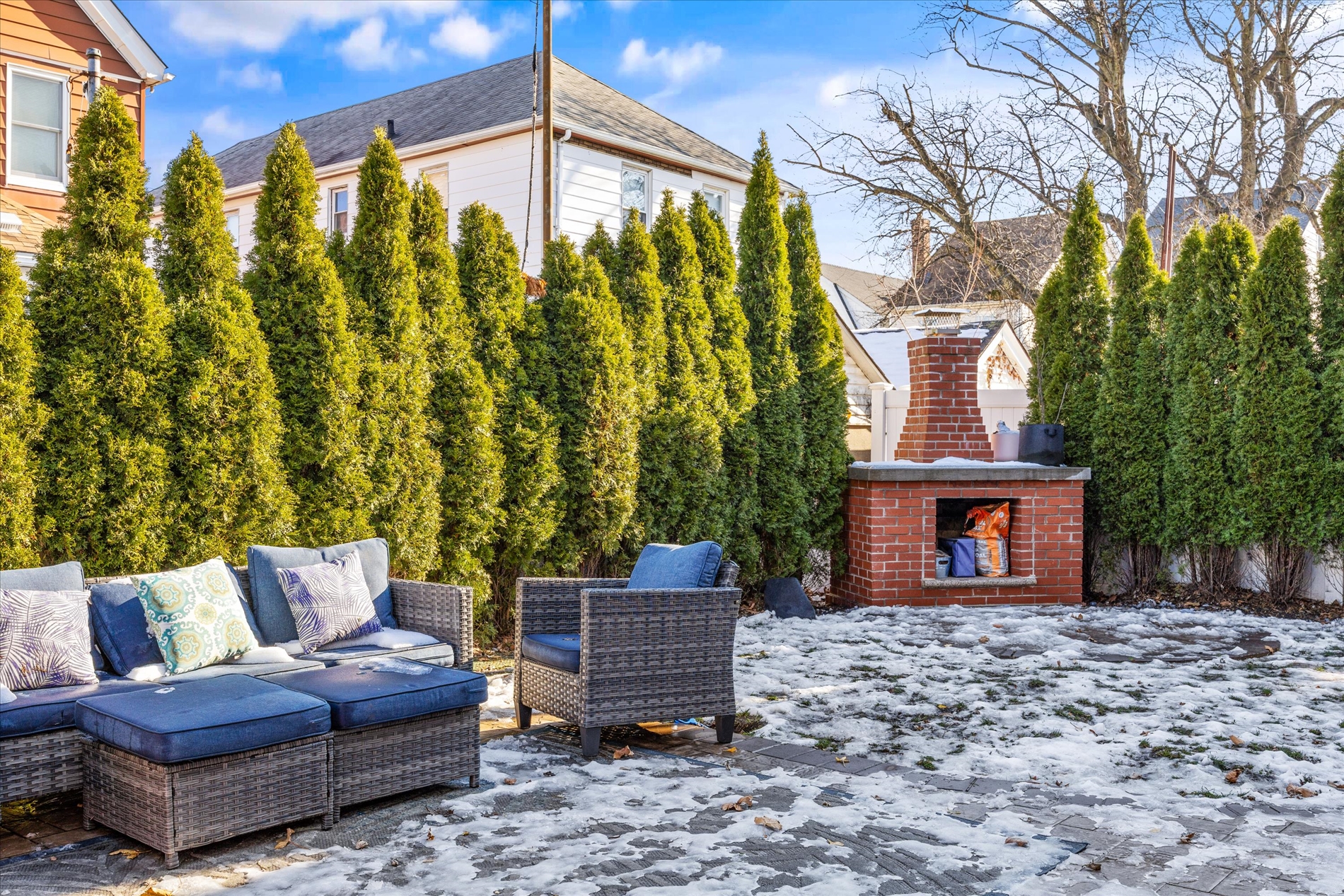 Howard Beach, New York, 11414, United States, 6 Bedrooms Bedrooms, ,2 BathroomsBathrooms,Residential,For Sale,2005661