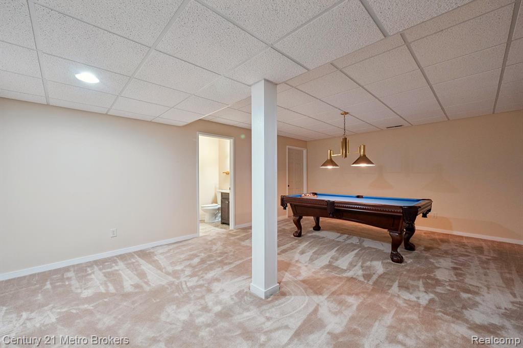 Grand Blanc, Michigan, 48439, United States, 3 Bedrooms Bedrooms, ,5 BathroomsBathrooms,Residential,For Sale,1986103