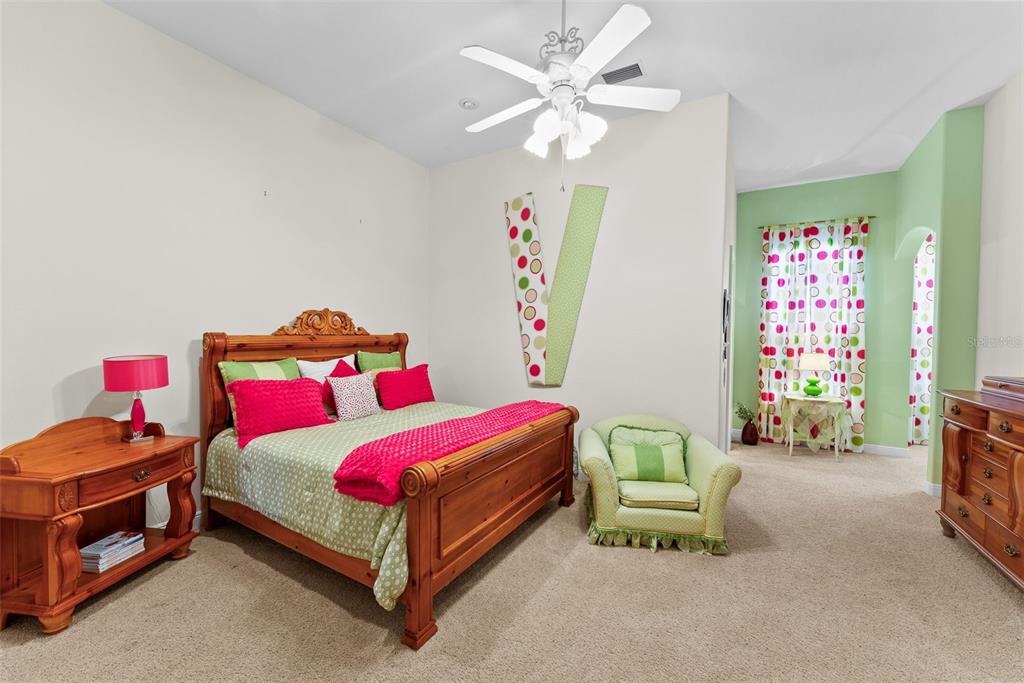Thonotosassa, Florida, 33592, United States, 4 Bedrooms Bedrooms, ,7 BathroomsBathrooms,Residential,For Sale,1788935