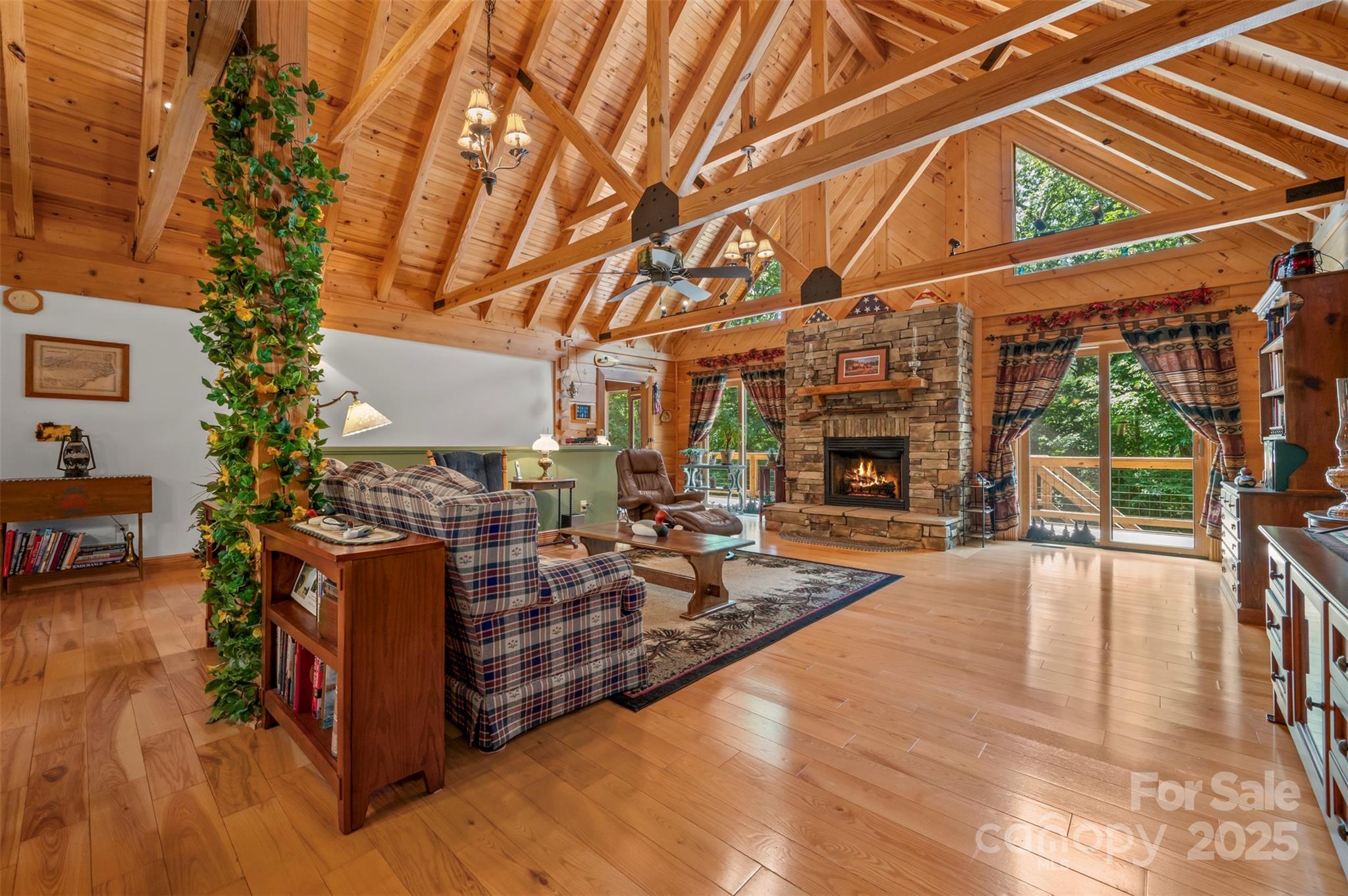 Saluda, North Carolina, 28773, United States, 3 Bedrooms Bedrooms, ,3 BathroomsBathrooms,Residential,For Sale,1996428