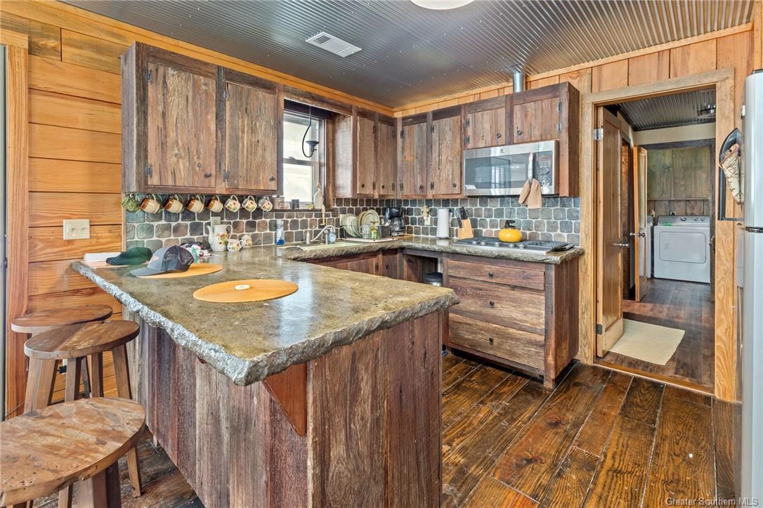 1781 Barham Road, Hornbeck, Louisiana, 71439, United States, 2 Bedrooms Bedrooms, ,2 BathroomsBathrooms,Residential,For Sale,1781 Barham Road,1623067