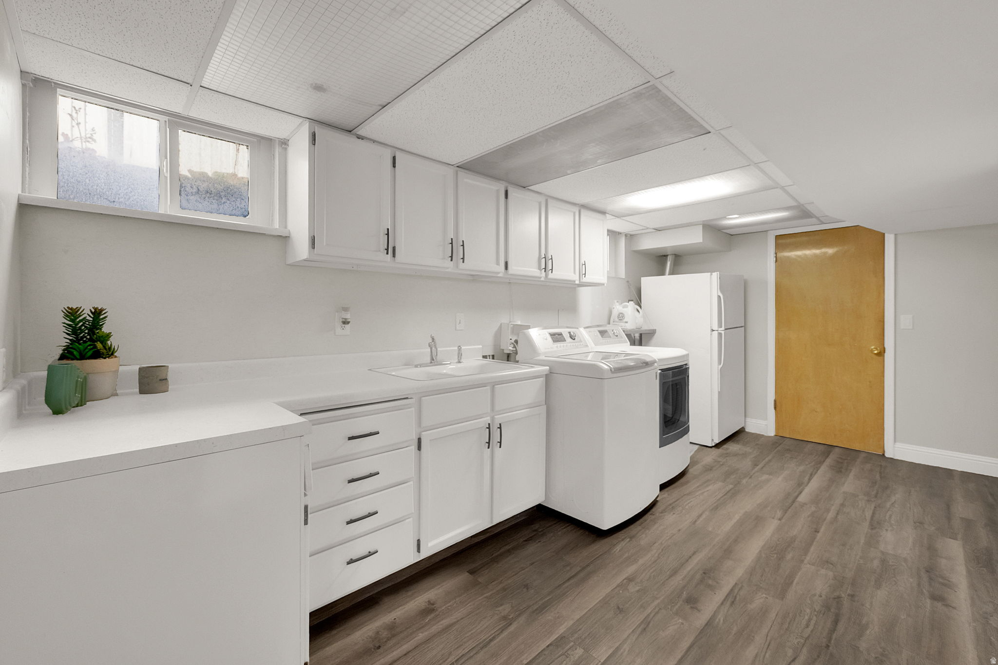 Salt Lake City, Utah, 84108, United States, 4 Bedrooms Bedrooms, ,2 BathroomsBathrooms,Residential,For Sale,1989223