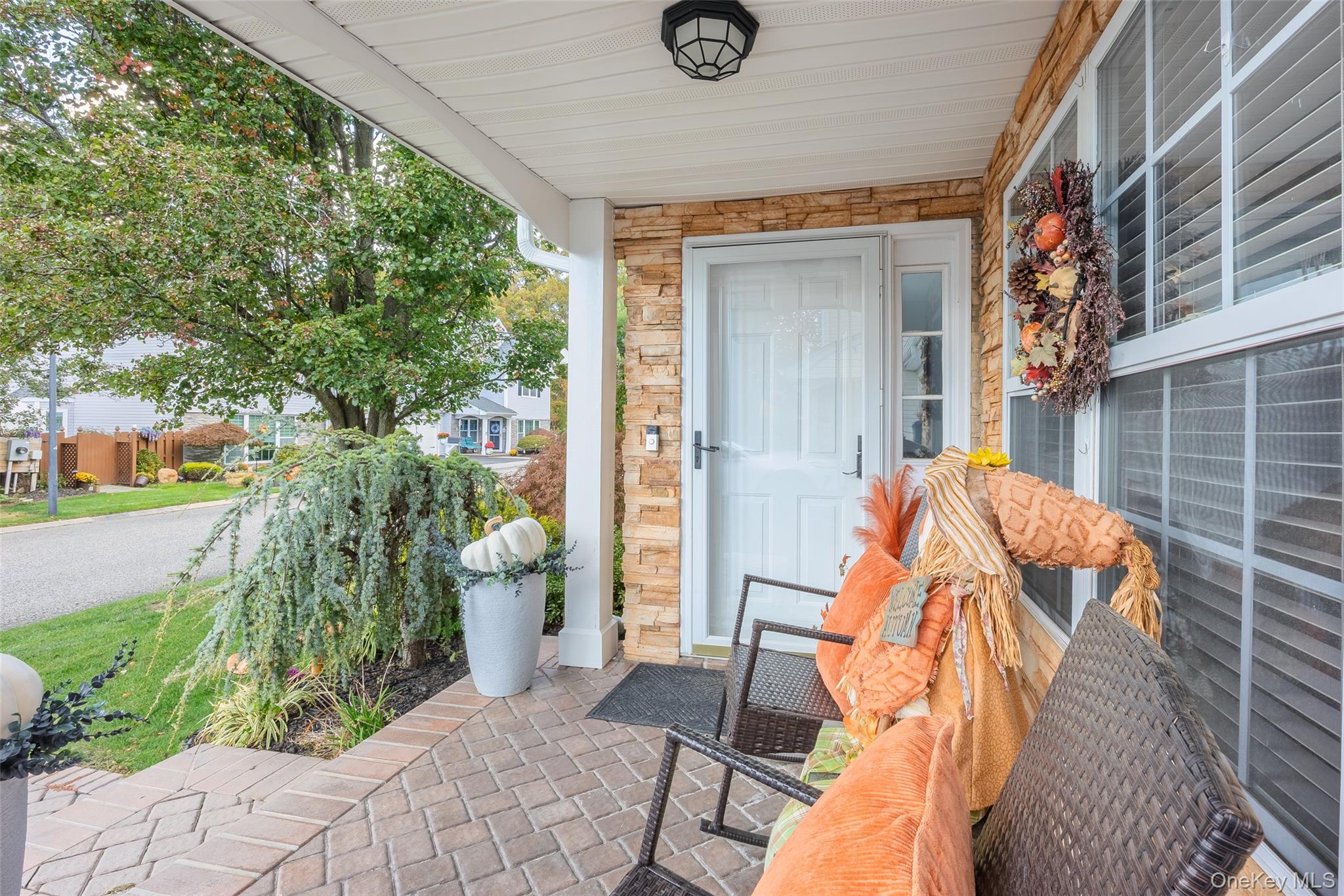 Middle Island, New York, 11953, United States, 2 Bedrooms Bedrooms, ,2 BathroomsBathrooms,Residential,For Sale,1986490