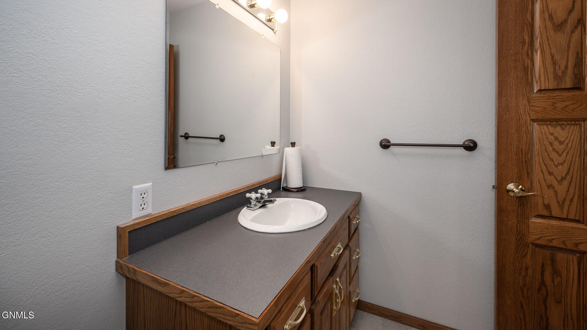 Center, North Dakota, 58530, United States, 4 Bedrooms Bedrooms, ,3 BathroomsBathrooms,Residential,For Sale,1982798