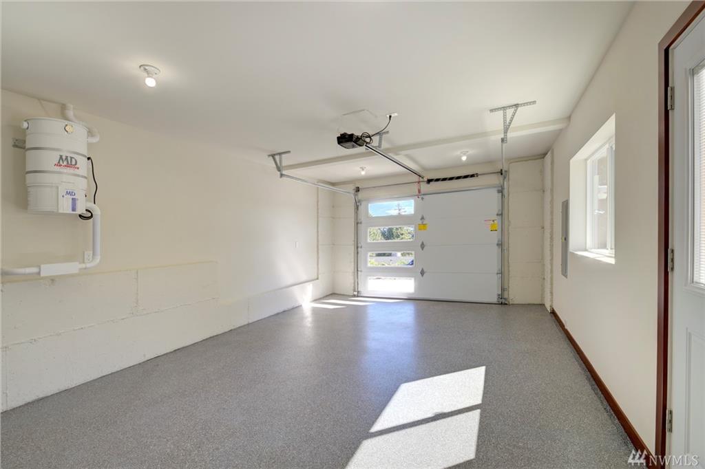 16001 36th Ave NE, Lake Forest Park, Washington, 98155, United States, 2 Bedrooms Bedrooms, ,4 BathroomsBathrooms,Residential,For Sale,16001 36th Ave NE,1621421