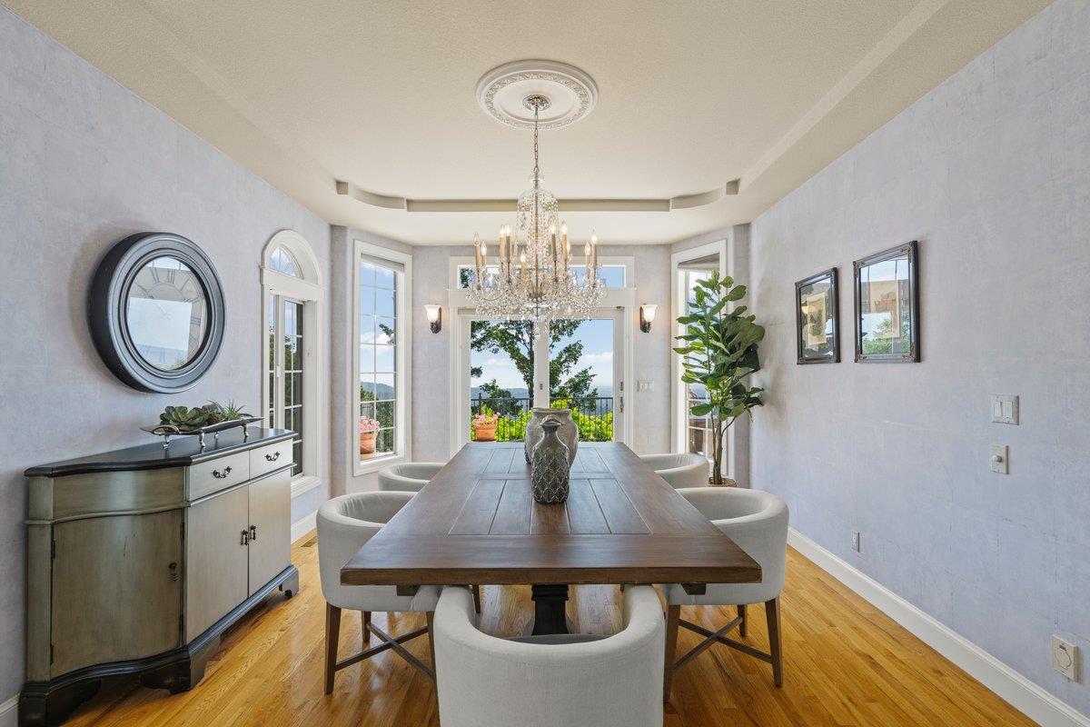 Los Gatos, California, 95033, United States, 5 Bedrooms Bedrooms, ,4 BathroomsBathrooms,Residential,For Sale,1744780