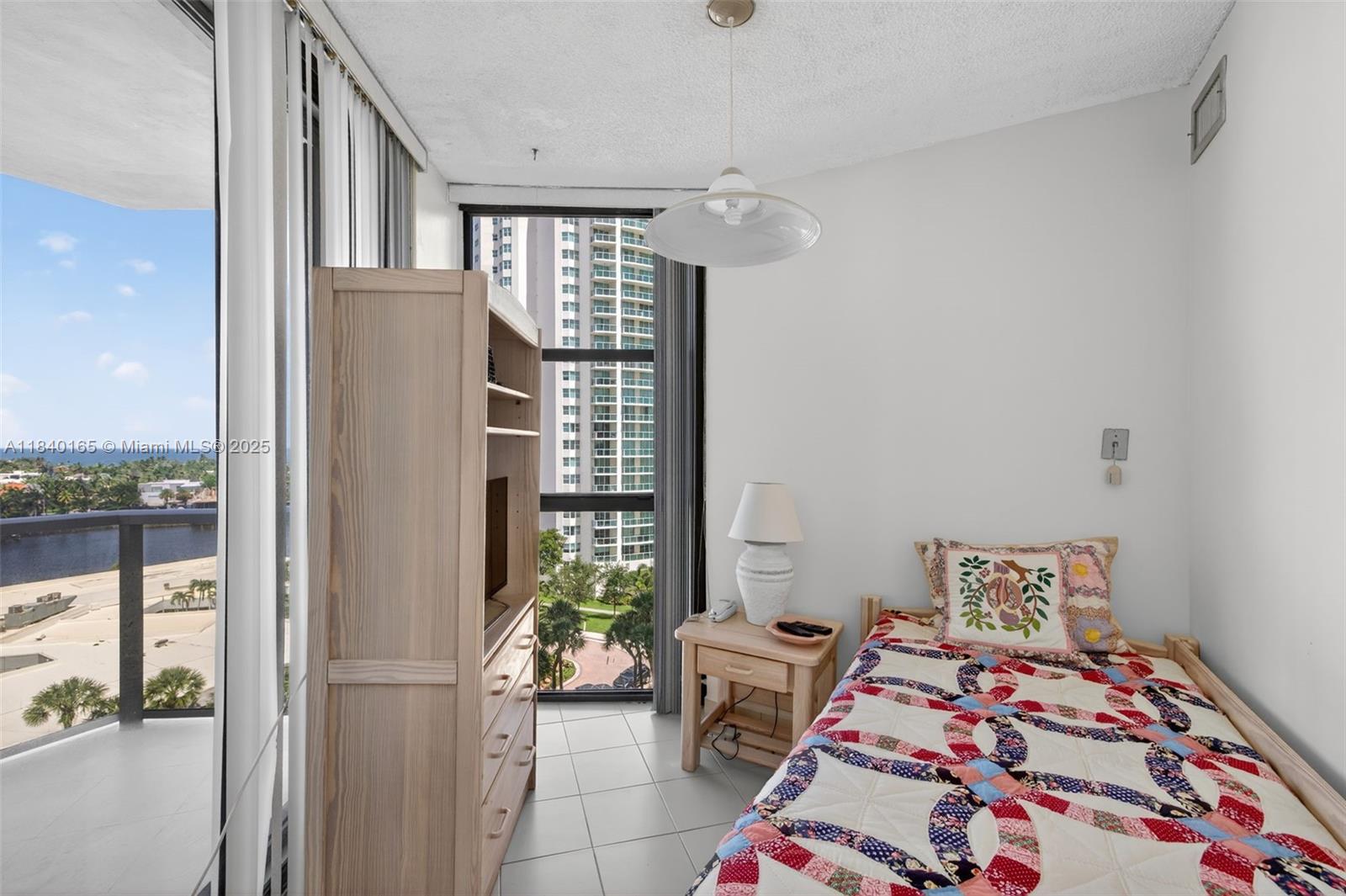 Aventura, Florida, 33180, United States, 2 Bedrooms Bedrooms, ,2 BathroomsBathrooms,Residential,For Sale,1897536