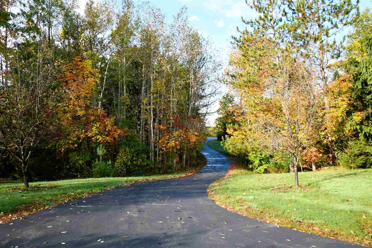 Charlevoix, Michigan, 49720, United States, 4 Bedrooms Bedrooms, ,3 BathroomsBathrooms,Residential,For Sale,1995893