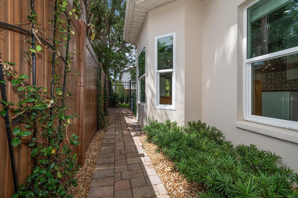 Tampa, Florida, 33629, United States, 3 Bedrooms Bedrooms, ,3 BathroomsBathrooms,Residential,For Sale,1850386