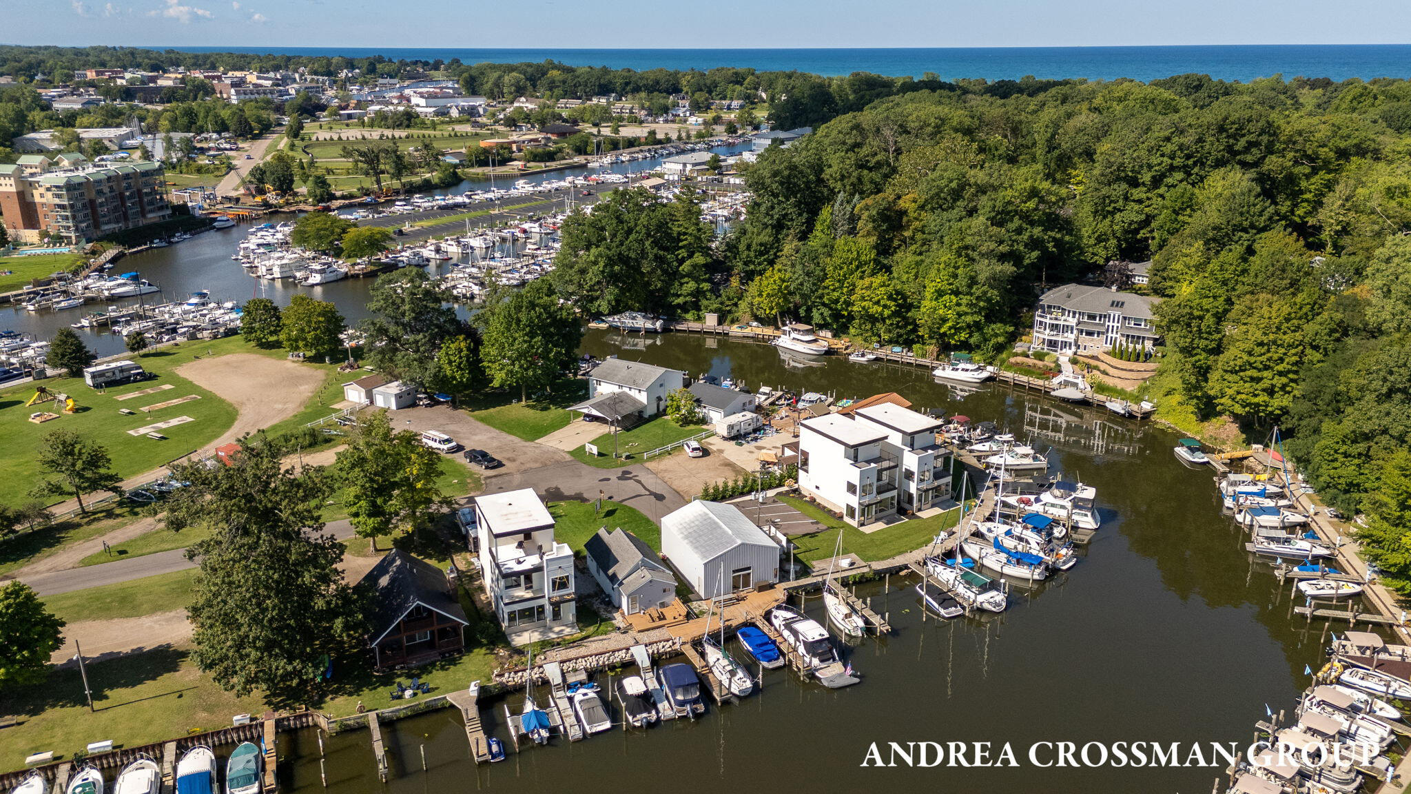 South Haven, Michigan, 49090, United States, 3 Bedrooms Bedrooms, ,3 BathroomsBathrooms,Residential,For Sale,1987692