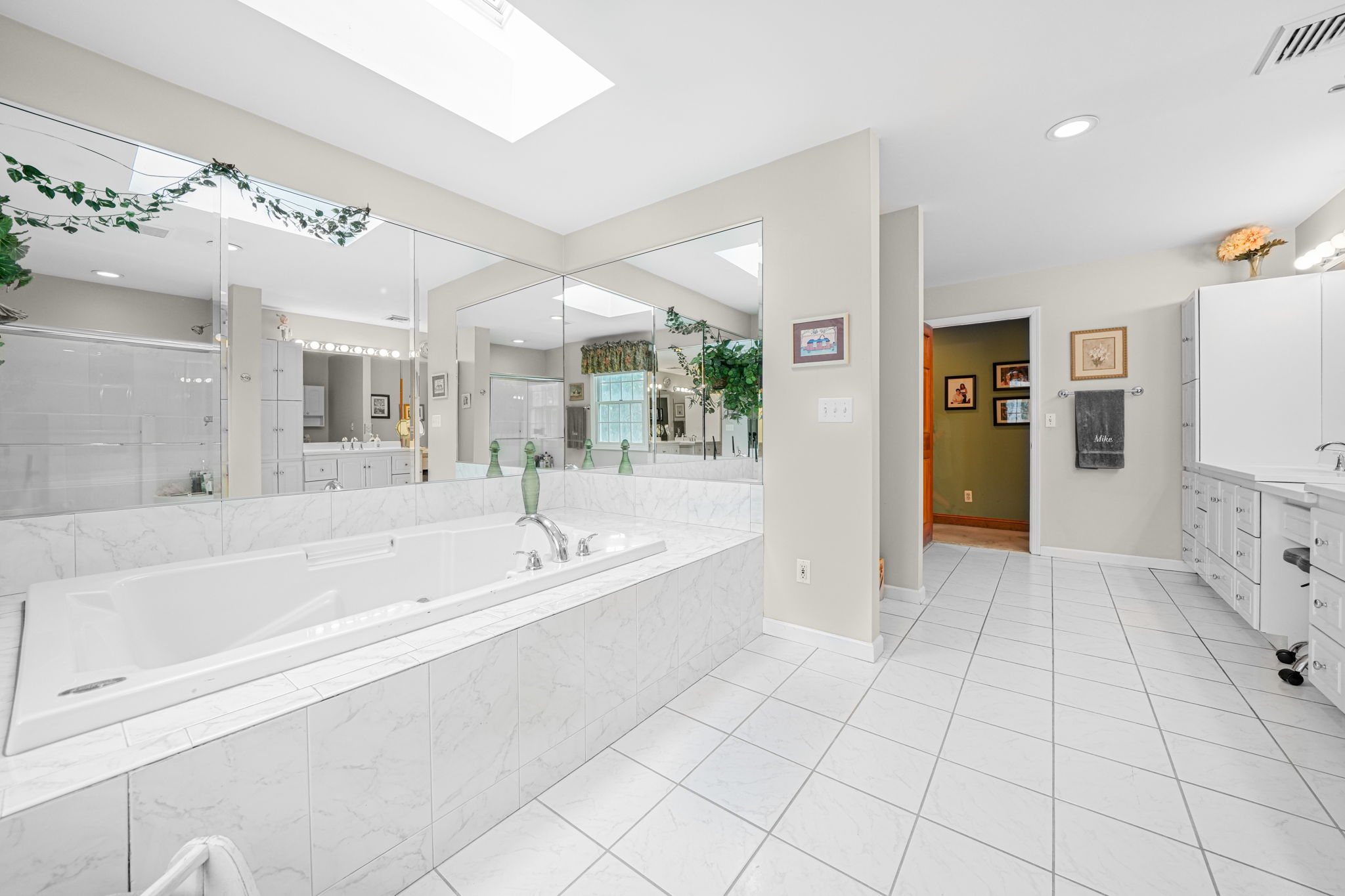 Montville, New Jersey, 07045, United States, 4 Bedrooms Bedrooms, ,3 BathroomsBathrooms,Residential,For Sale,1978325