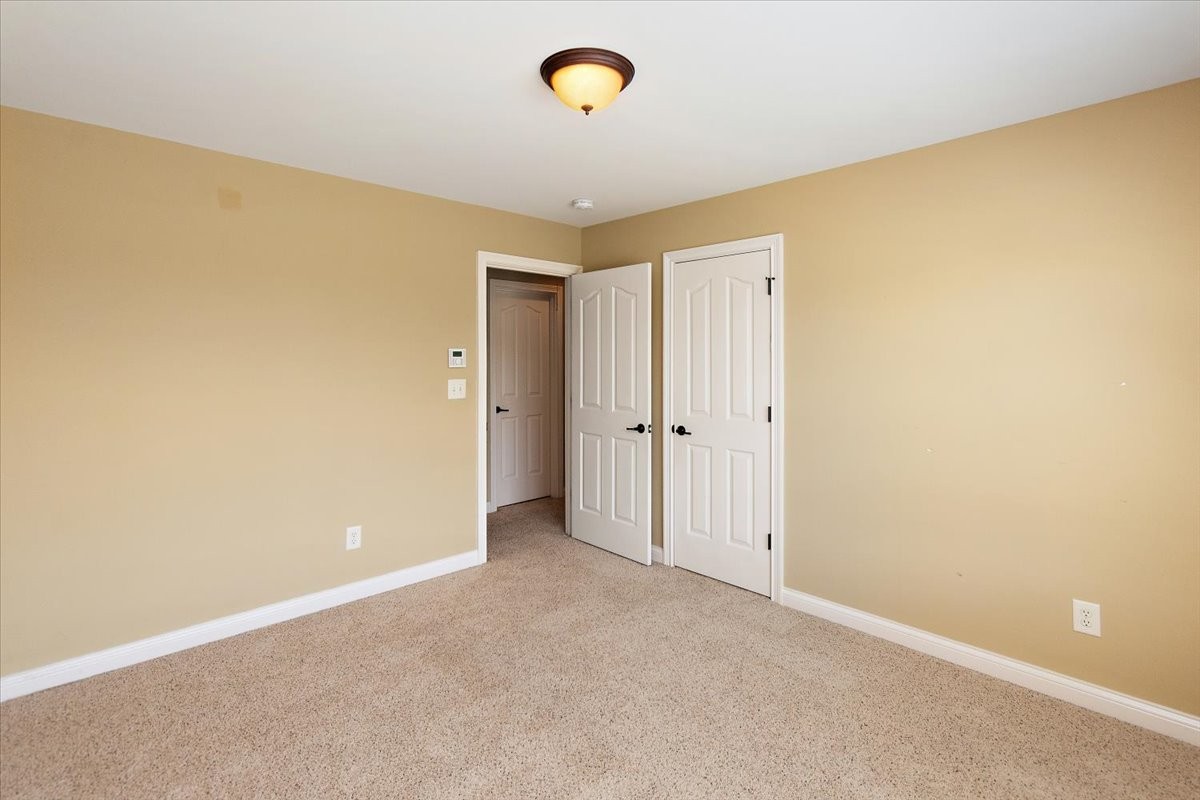 Clarksville, Tennessee, 37043, United States, 4 Bedrooms Bedrooms, ,4 BathroomsBathrooms,Residential,For Sale,1933080