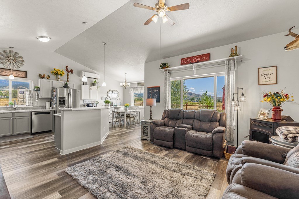 Council, Idaho, 83612, United States, 3 Bedrooms Bedrooms, ,2 BathroomsBathrooms,Residential,For Sale,1984267