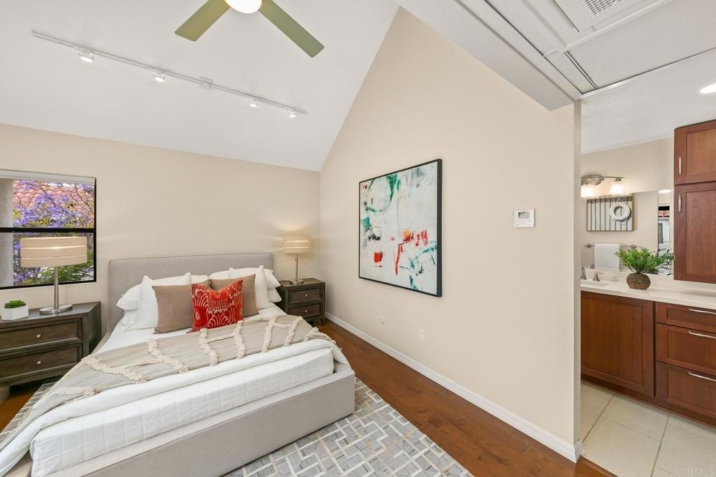 San Diego, California, 92101, United States, 2 Bedrooms Bedrooms, ,2 BathroomsBathrooms,Residential,For Sale,1760340