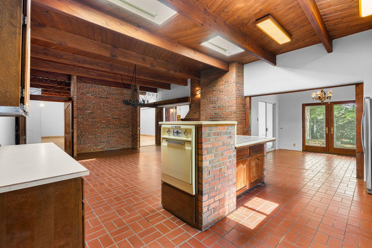 Albuquerque, New Mexico, 87106, United States, 4 Bedrooms Bedrooms, ,5 BathroomsBathrooms,Residential,For Sale,1896146