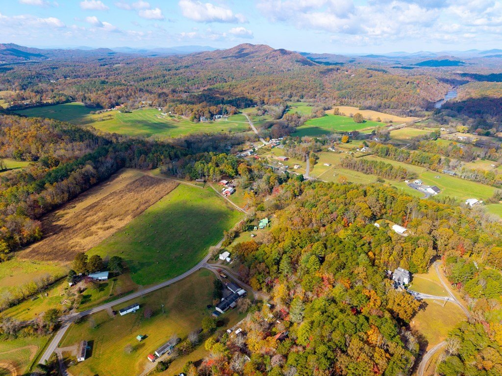 Brasstown, North Carolina, 28902, United States, 3 Bedrooms Bedrooms, ,3 BathroomsBathrooms,Residential,For Sale,1986118