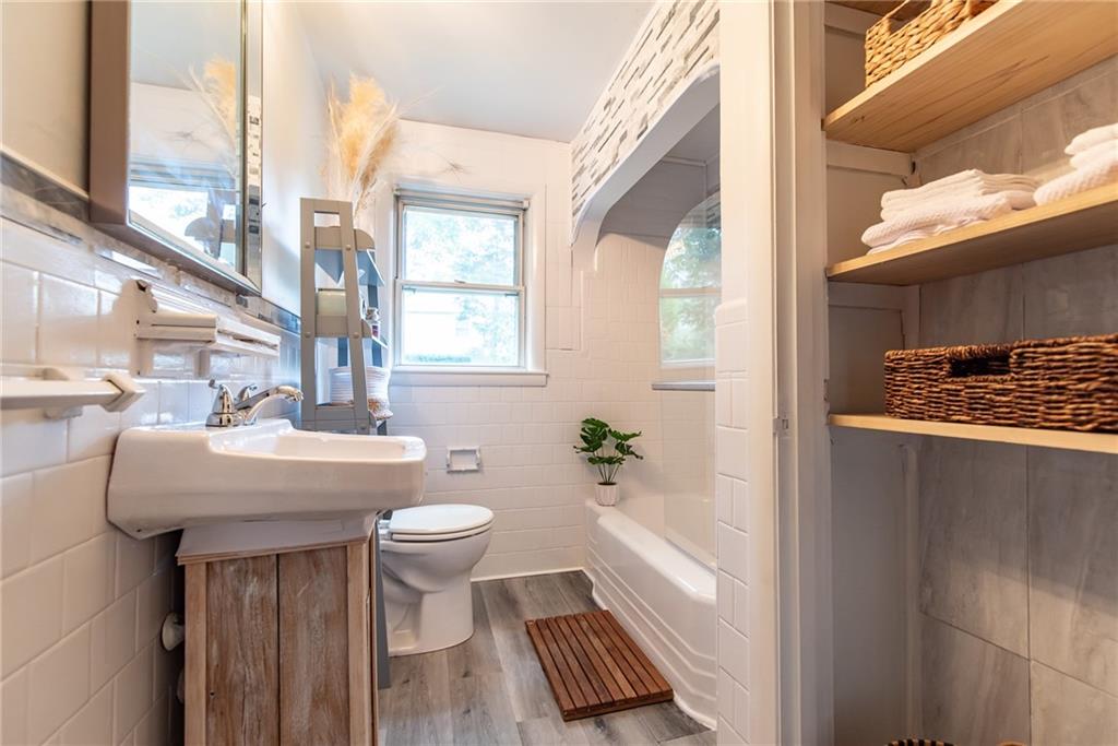 North Attleboro, Massachusetts, 02760, United States, 3 Bedrooms Bedrooms, ,1 BathroomBathrooms,Residential,For Sale,1975317