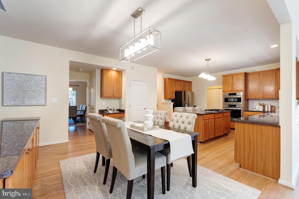 Herndon, Virginia, 20171, United States, 4 Bedrooms Bedrooms, ,5 BathroomsBathrooms,Residential,For Sale,1974486